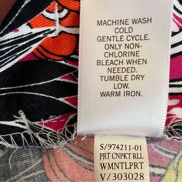 BANANA REPUBLIC Women’s Size 2 Vibrant Floral Tropical Summer Shorts Pockets - Picture 13 of 13
